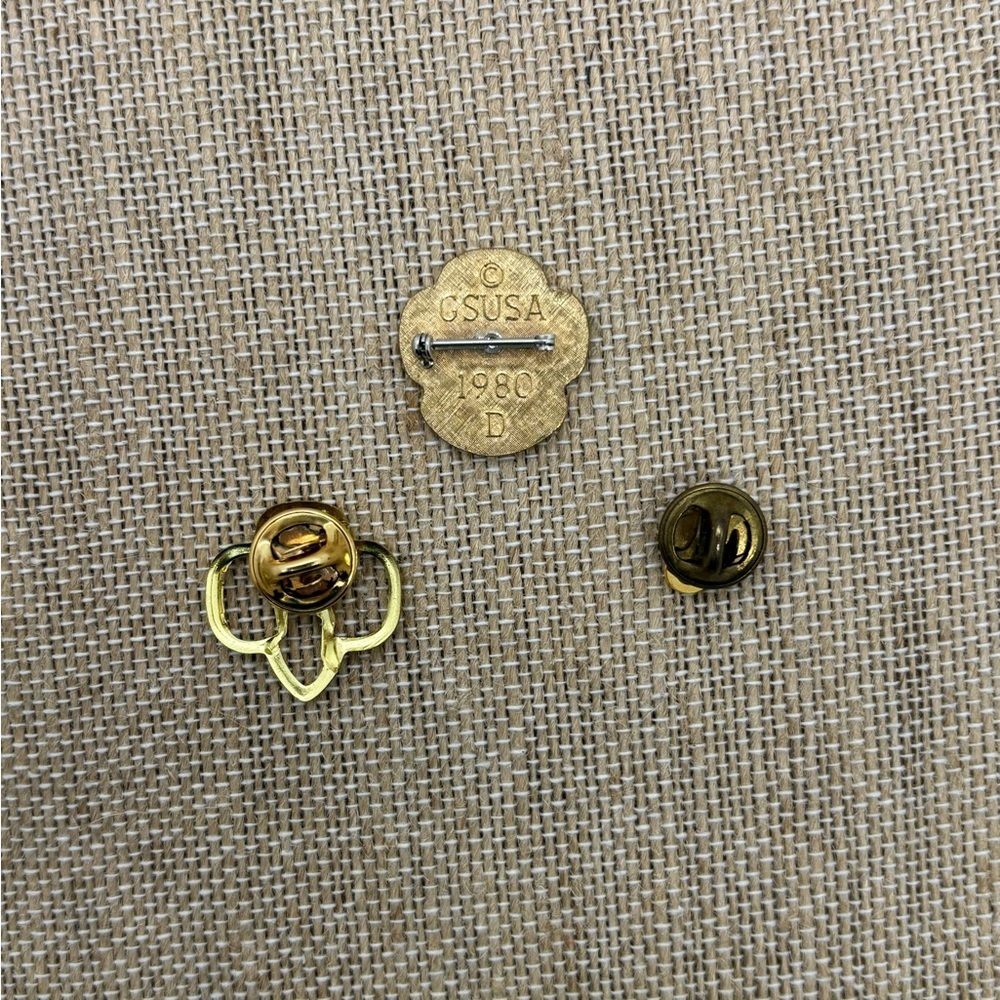 Vintage Girl Scouts 3 Piece Pin Set –l– Anniversary 15 Badge – Collectible - Picture 6 of 6